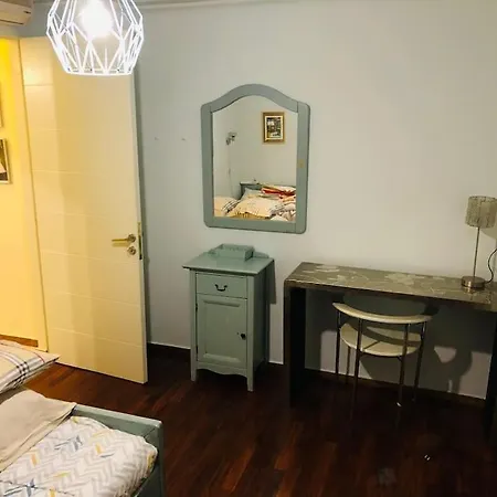 Seaside With Pet Friendly Yard *