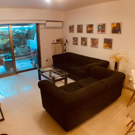 Apartment Seaside With Pet Friendly Yard