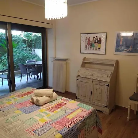 Seaside With Pet Friendly Yard *