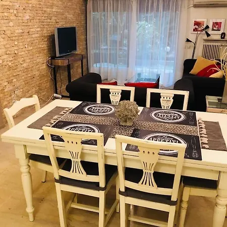Seaside With Pet Friendly Yard