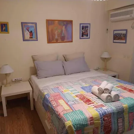 Seaside With Pet Friendly Yard Athens