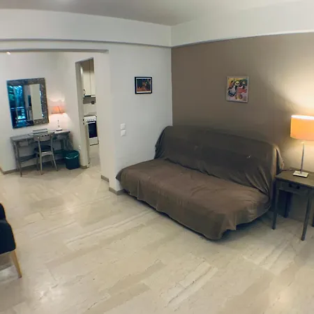 Seaside With Pet Friendly Yard